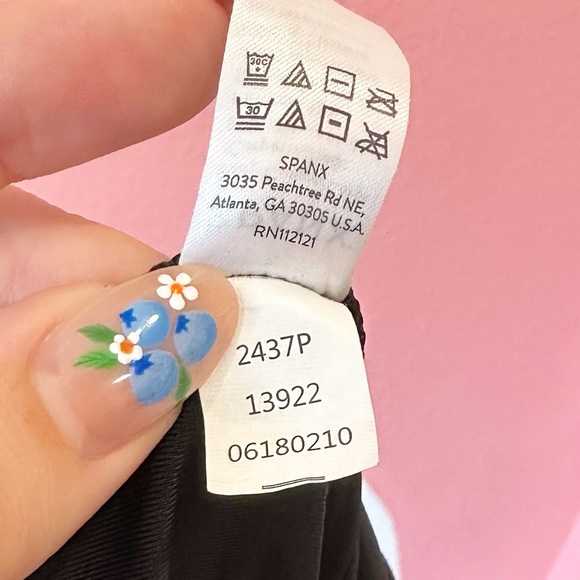 Spanx Faux Leather Leggings 1X - Picture 6 of 7